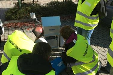 Simulazione di campionamento con campionatore per grandi volumi per la determinazione di inquinanti persistenti in situazioni di emergenza (Foto: Agenzia provinciale per l'ambiente)