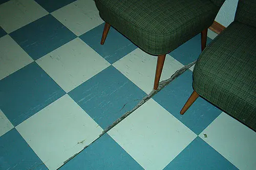 Boden aus Vinyl-Asbest (Foto: Landesagentur für Umwelt und Klimaschutz)