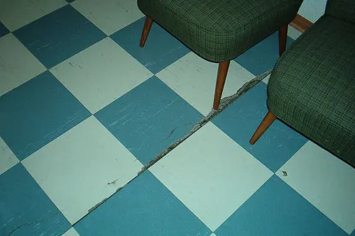 Boden aus Vinyl-Asbest (Foto: Landesagentur für Umwelt und Klimaschutz)