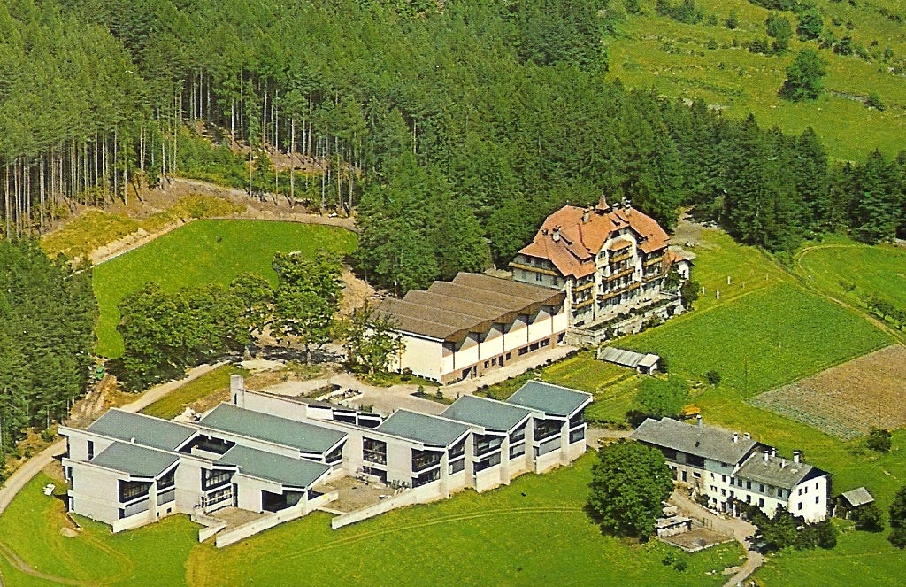 Luftaufnahme von Salern um 1980