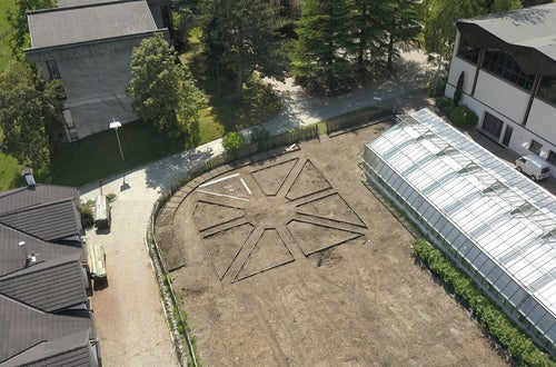 Neugestalteter Schaugarten an der FS Salern Neugestalteter Schaugarten an der FS Salern