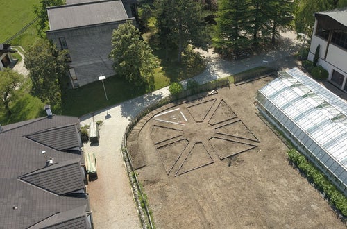 Neugestalteter Schaugarten an der FS Salern Neugestalteter Schaugarten an der FS Salern