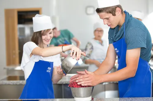 Hauswirtschaft an der FS Salern Hauswirtschaft an der FS Salern