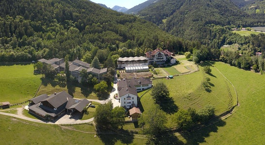 Fachschule für Land- und Hauswirtschaft Salern - inmitten der Natur Fachschule für Land- und Hauswirtschaft Salern - inmitten der Natur