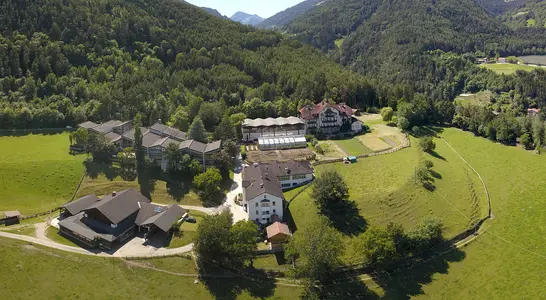 Fachschule für Land- und Hauswirtschaft Salern - inmitten der Natur Fachschule für Land- und Hauswirtschaft Salern - inmitten der Natur