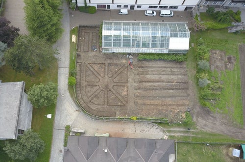 Neugestalteter Schaugarten an der FS Salern Neugestalteter Schaugarten an der FS Salern