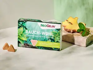 Packung von NeoGelin Bauch-Wohl mit Ingwer im Hintergrund.