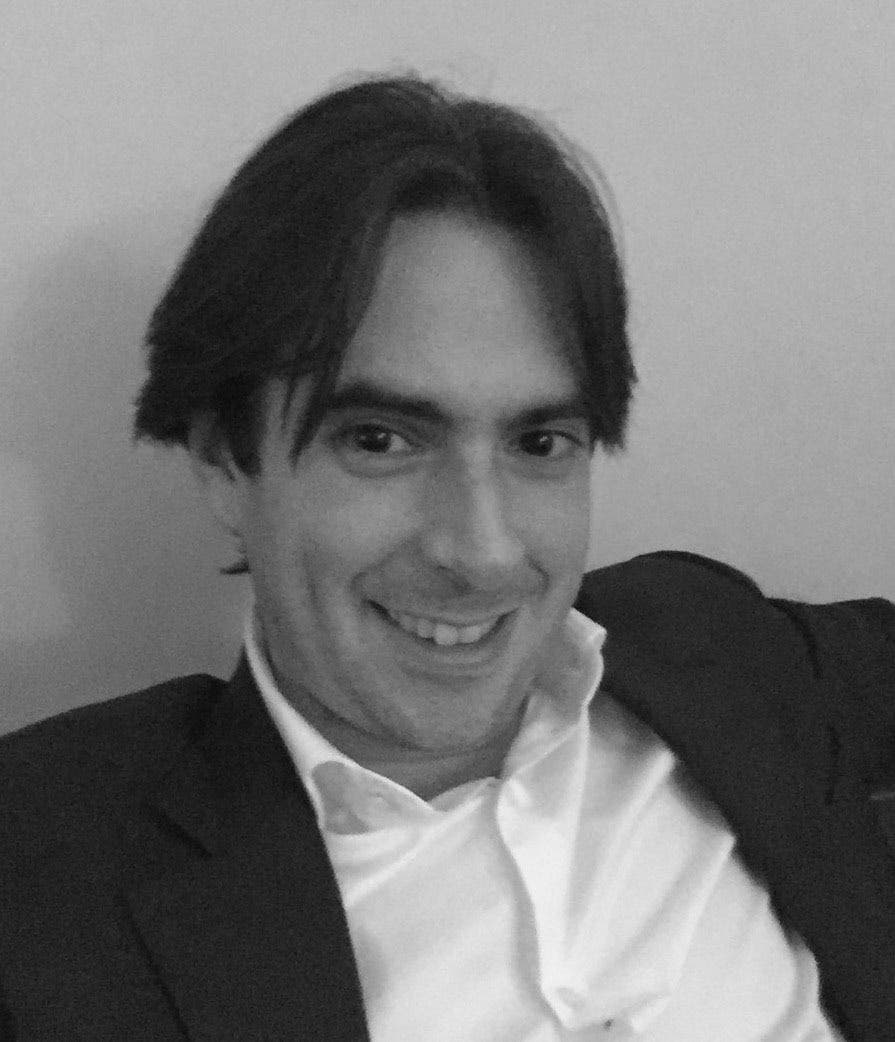 Mario Mira