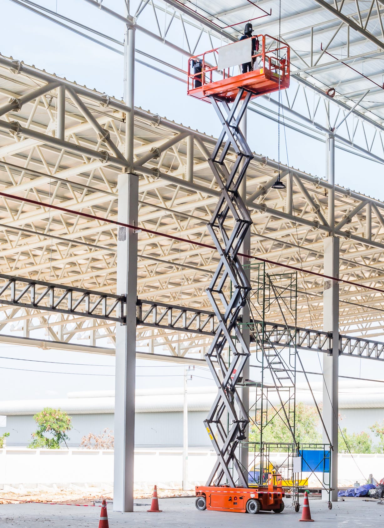 Mobile platform in use on a warehouse