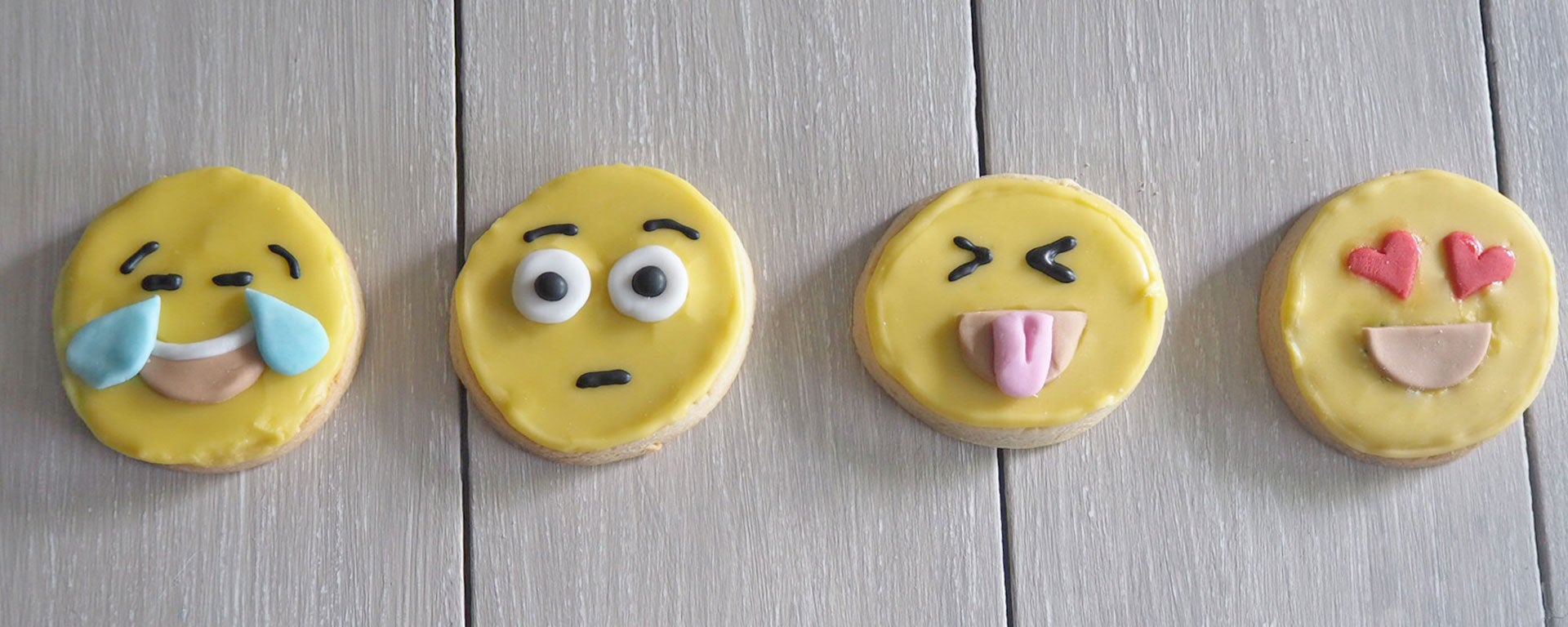 How to Flood Fill Emoji Biscuits With Icing
