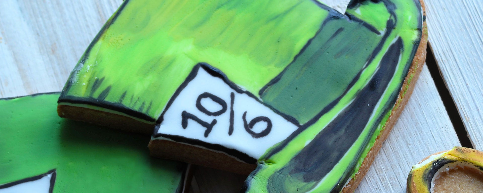 How to Hand Paint Biscuits