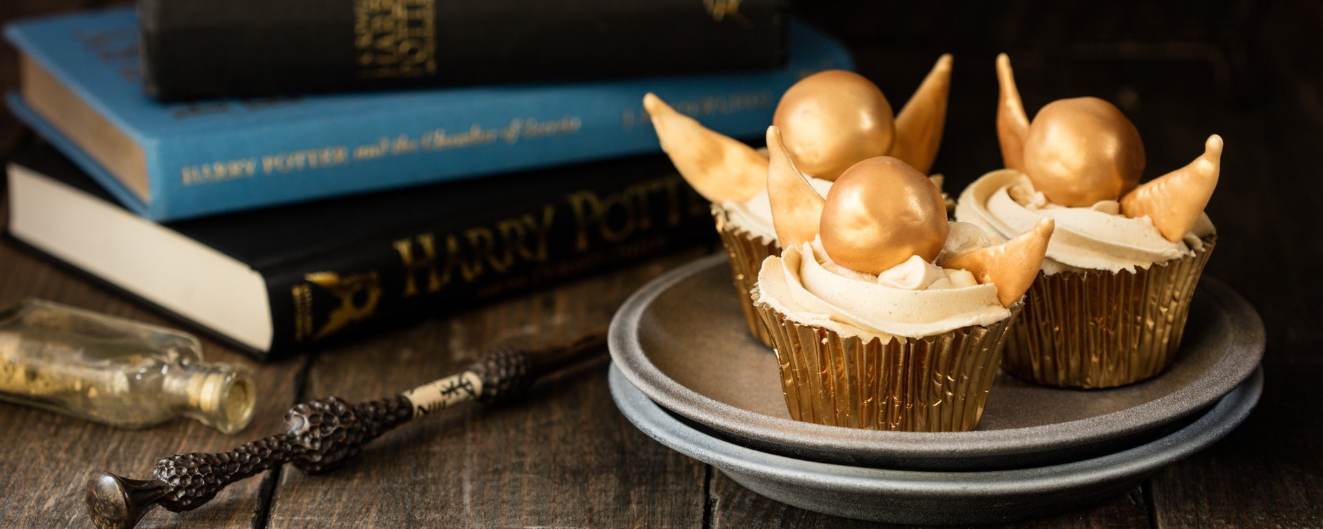 How to Decorate Golden Snitch Cupcakes