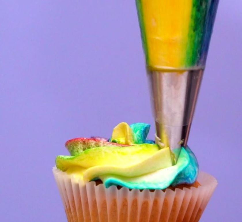 How To Pipe Rainbow Buttercream