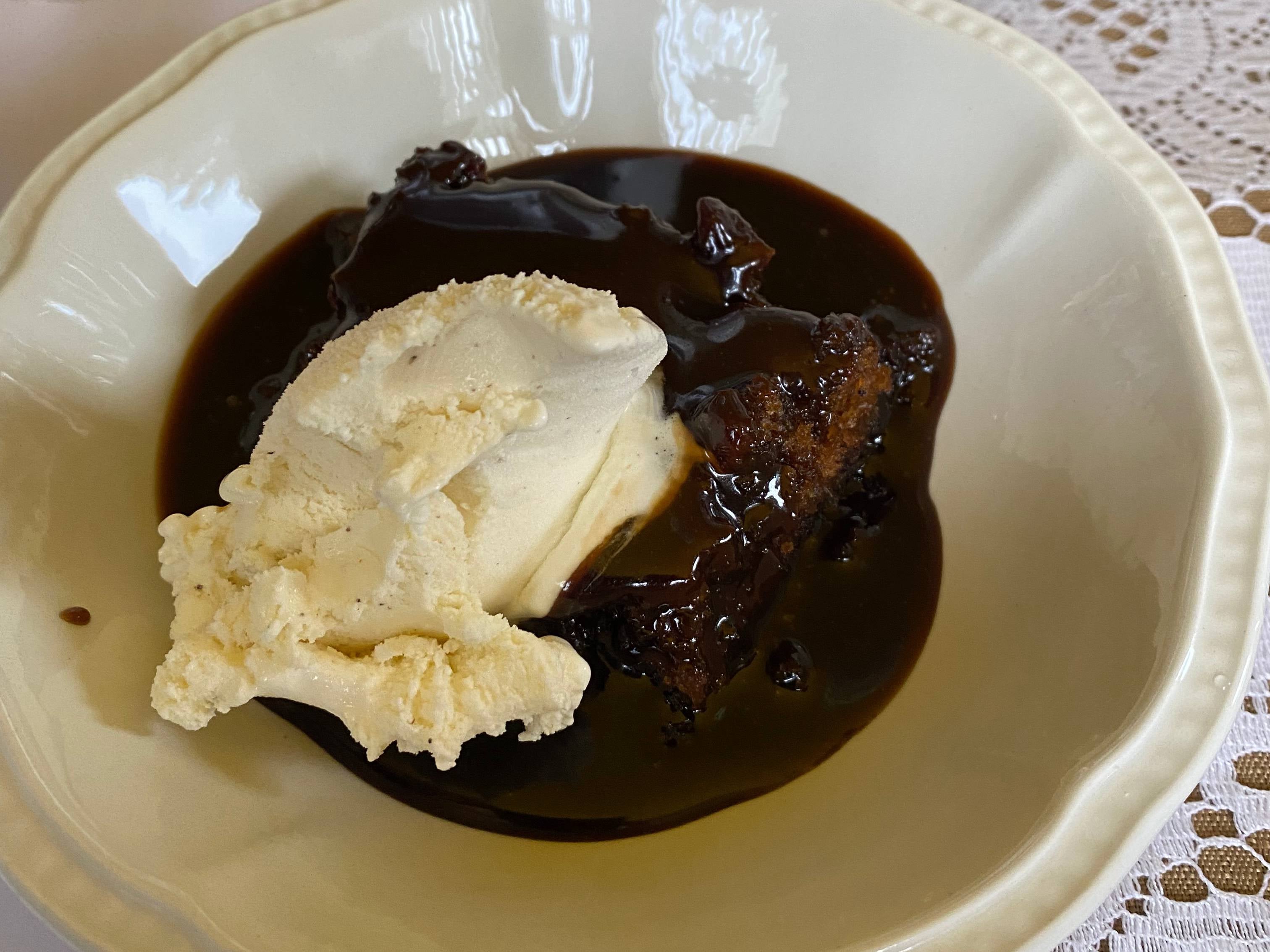 Mary Berry vs Nigella Sticky Toffee Pudding Recipes