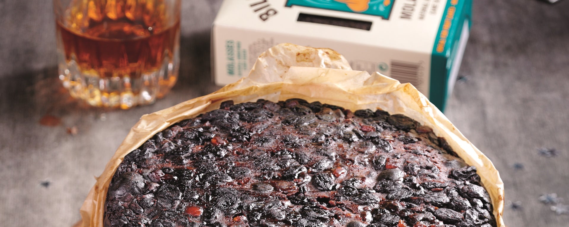 How to Feed a Christmas Cake