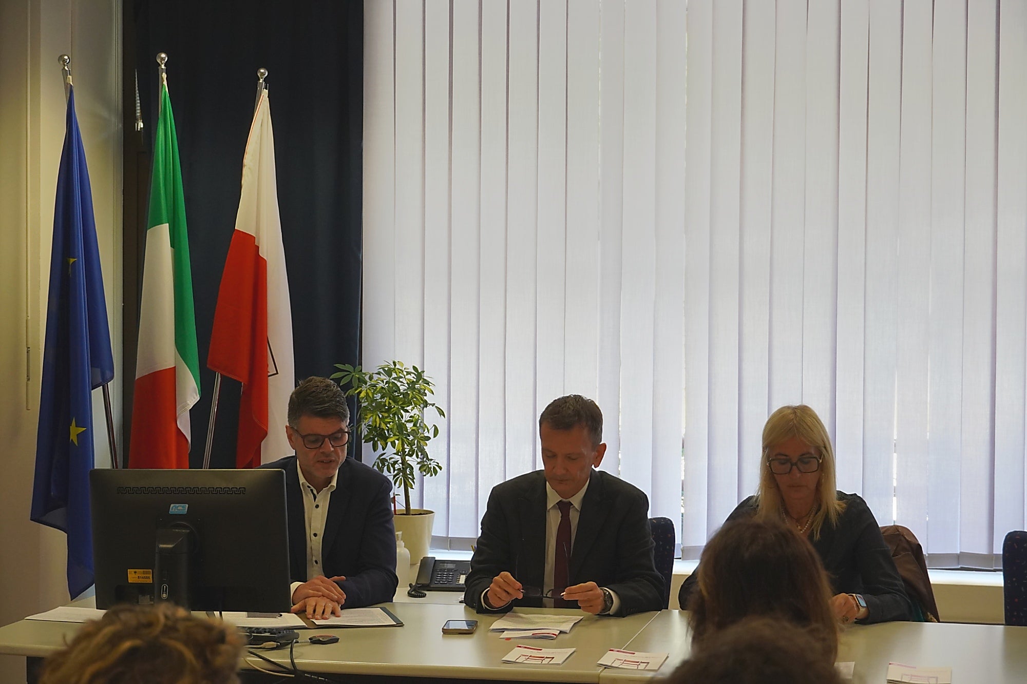 Da sinistra: l'ispettore Christian Rispoli, il Sovrintendente scolastico Vincenzo Gullotta e la dott.ssa Donatella Arcangeli.