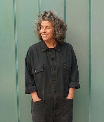 Materials expert Zoe Laughlin for the tv series How to Make