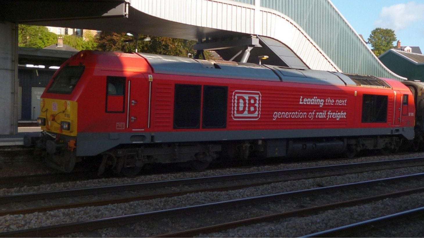 DB cargo train© Copyright Robin Drayton and licensed for reuse under this Creative Commons Licence.