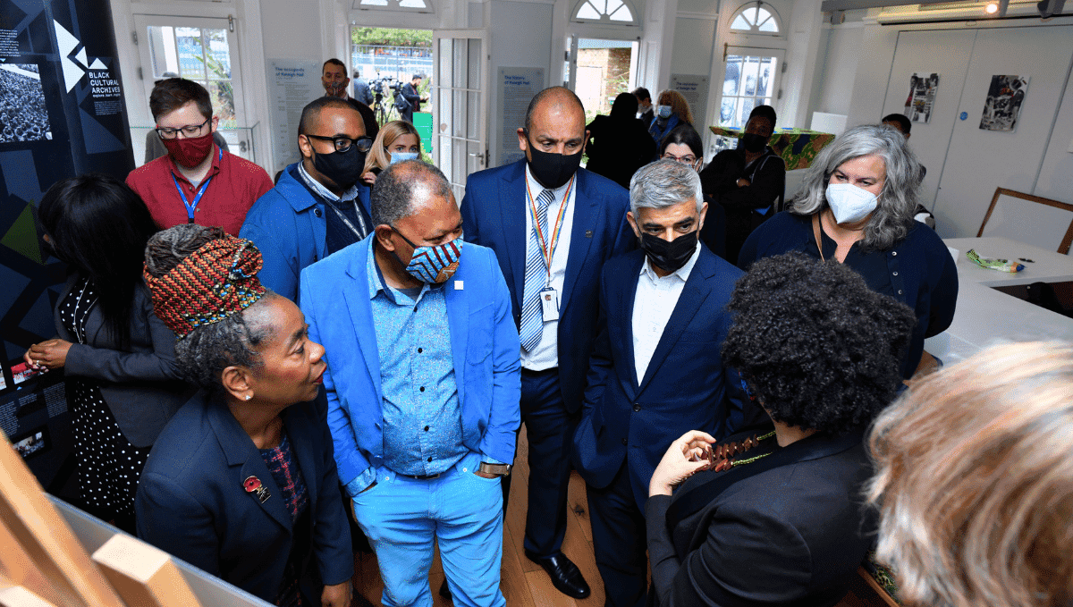 Black tube map launch. Group of people including TSSA organiser Ricky Jones, London Mayor Sadiq Khan, and Deputy Mayor of London for Transport, Heidi Alexander. Photo credit Greater London Authority