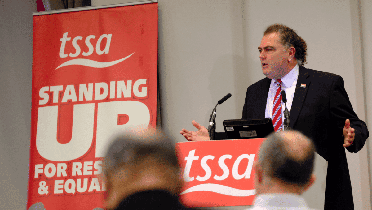 Manuel Cortes speaking at 2021 TSSA conference podium.