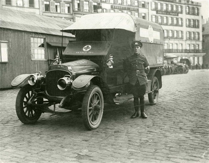 A Red Cross ambulance in Boulogne, 1916