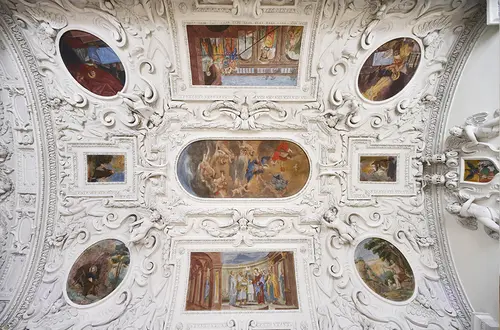 Fresken in der Hauskapelle Fresken in der Hauskapelle