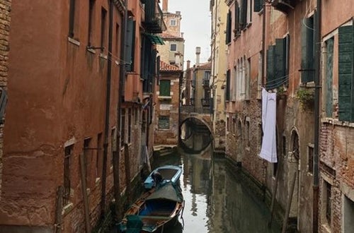 un canale di Venezia un canale di Venezia