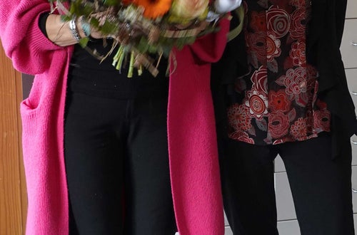 Nach 40 ½ Jahre an der Fachschule Neumarkt ging am 1. April Frau Elisabeth Hintner in den verdienten Ruhestand. Ihre berufliche Tätigkeit ist untrennbar mit der Entwicklung der Fachschule Neumarkt verbunden Nach 40 ½ Jahre an der Fachschule Neumarkt ging am 1. April Frau Elisabeth Hintner in den verdienten Ruhestand. Ihre berufliche Tätigkeit ist untrennbar mit der Entwicklung der Fachschule Neumarkt verbunden