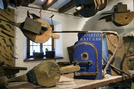 Museo del vino Castel Rametz, mostra permanente. Foto Ludwig Thalheimer