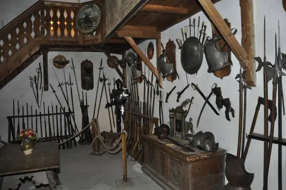 Castel Rodengo, armeria. Foto Castel Rodengo