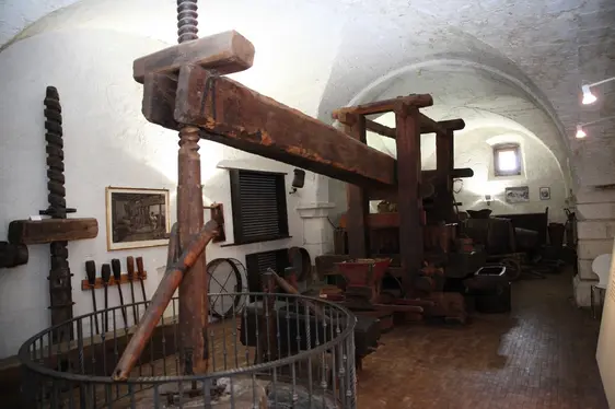Museo provinciale del vino, torchio. Foto Oskar Verant