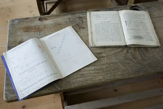 Museo della Scuola di Tagusa. Foto Ludwig Thalheimer