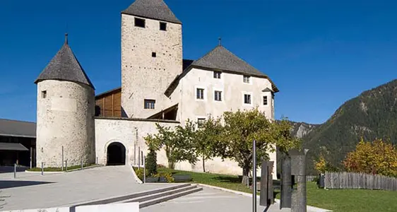Museum Ladin Ciastel de Tor, Außenansicht. Foto Ludwig Thalheimer
