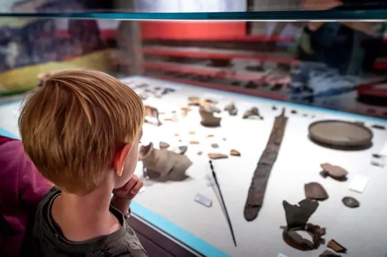 VUSEUM - Il Museo della Val Venosta, reperti archeologici. Foto Jonas Marseiler