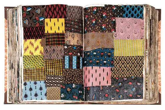 Libro campionario del XVIII sec. della ditta G.A. Menz. Foto Museo Mercantile