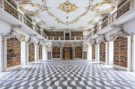 Abbazia Agostiniana di Novacella, biblioteca storica. Foto Richard Groener