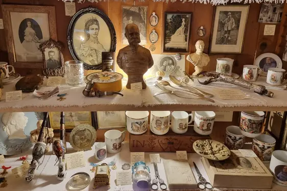 K.u.K. Museum Bad Egart, Kaiser Vitrine. Foto K.u.K. Museum Bad Egart