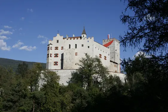 Castello di Brunico, esterno. Foto A. Gruber