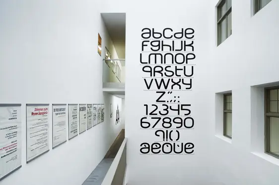 Ausstellung Typoésien. Heinz Waibl – Siegfried Höllrigl, kuratiert von Andrea Muheim, Kuno Prey, Ursula Schnitzer, Lioba Wackernell. Kunst Meran Merano Arte 2023. Foto Hartmut Nägele