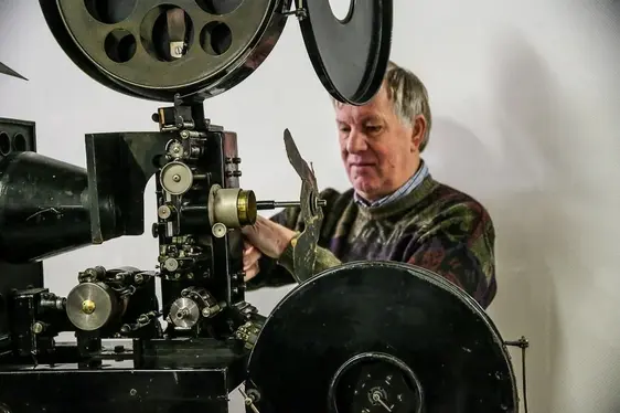 Ciné Museum, Bolzano, il fondatore Natalino Bernato. Foto Ciné Museum