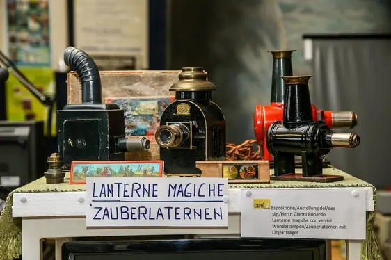 Ciné Museum, Bolzano, lanterne magiche. Foto Ciné Museum