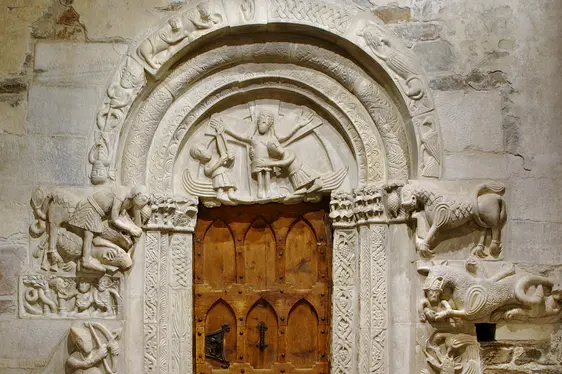 Schloss Tirol, Kapellenportal. Foto Frank Wing