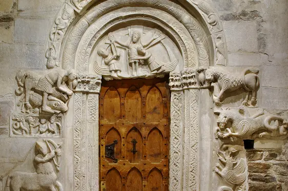 Schloss Tirol, Kapellenportal. Foto Frank Wing