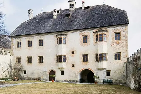 Schloss Velthurns, Außenansicht. Foto Ludwig Thalheimer