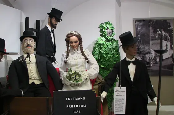 Egetmann, Hochzeitspaar, Ratsherren. Foto Hoamet Tramin Museum