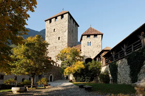 Schloss Tirol, Innenhof. Foto Hermes