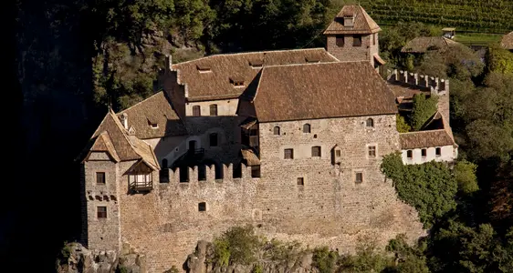 Schloss Runkelstein, Luftaufnahme. Foto Stiftung Bozner Schlösser