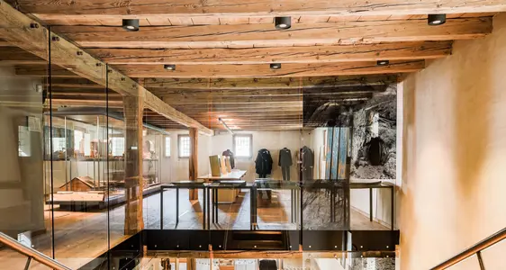 Steinhaus, Dauerausstellung. Foto Alan Bianchi