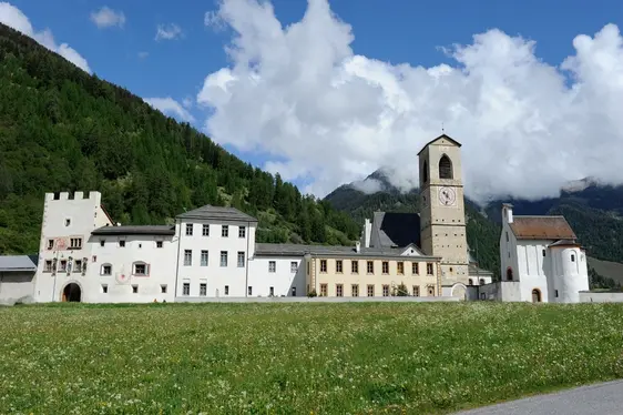 Convento di S. Giovanni Müstair, veduta sud. Foto Convento di S. Giovanni Müstair