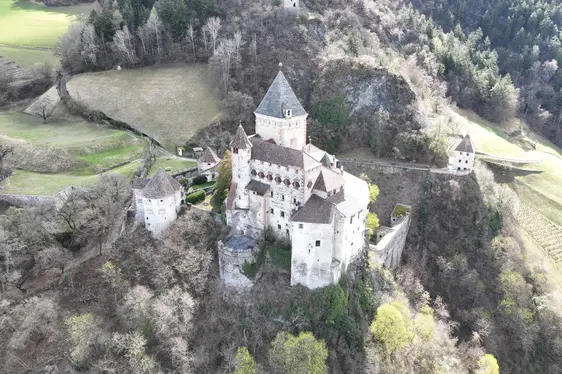 Museo dei castelli dell'Alto Adige Castel Trostburg, veduta esterna. Foto Georg Tappeiner